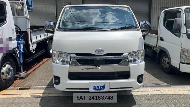 Toyota HIACE VAN 2024-02 8282083-9
