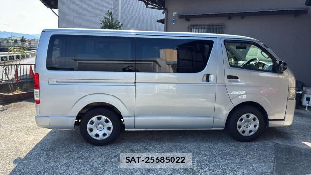 Toyota HIACE VAN 2015-06 8282111-10