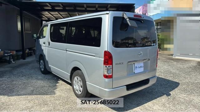 Toyota HIACE VAN 2015-06 8282111-12