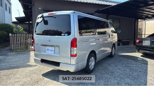 Toyota HIACE VAN 2015-06 8282111-13