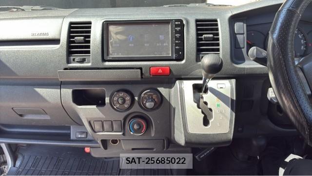 Toyota HIACE VAN 2015-06 8282111-14
