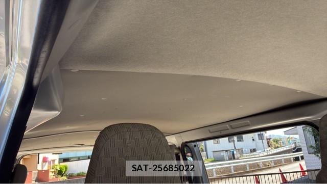 Toyota HIACE VAN 2015-06 8282111-15