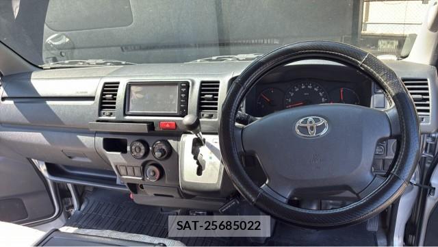 Toyota HIACE VAN 2015-06 8282111-16