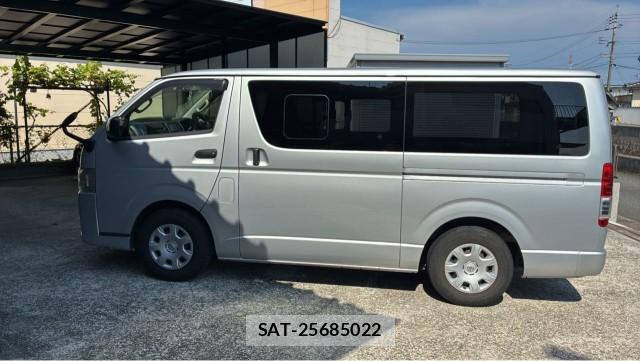 Toyota HIACE VAN 2015-06 8282111-3