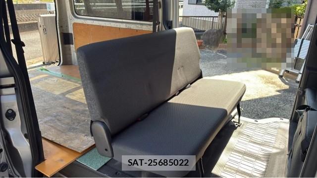 Toyota HIACE VAN 2015-06 8282111-6