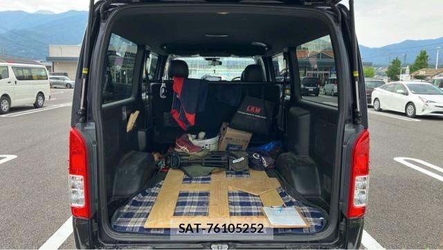 Toyota HIACE VAN 2022-09 8282164-17