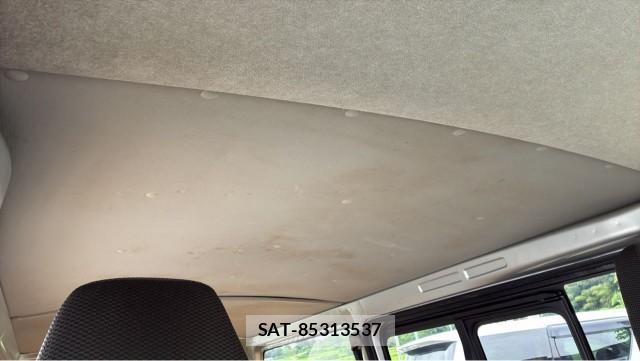 Toyota HIACE VAN 2015-12 8282166-15