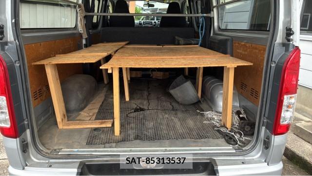 Toyota HIACE VAN 2015-12 8282166-17