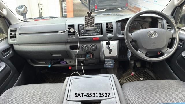 Toyota HIACE VAN 2015-12 8282166-2
