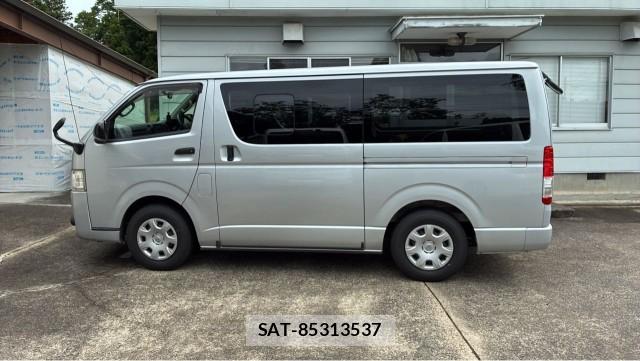 Toyota HIACE VAN 2015-12 8282166-3