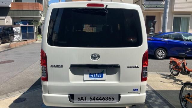 Toyota HIACE VAN 2022-11 8282198-1