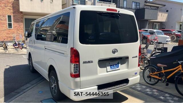 Toyota HIACE VAN 2022-11 8282198-13