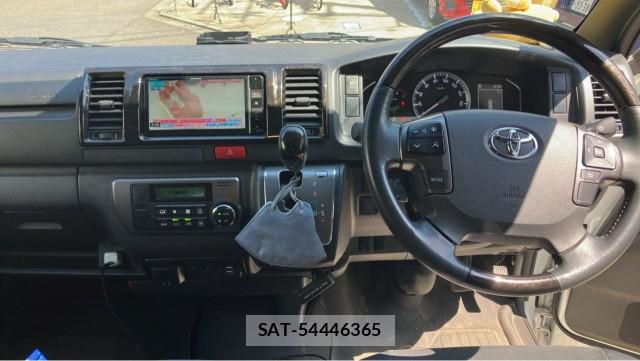 Toyota HIACE VAN 2022-11 8282198-16