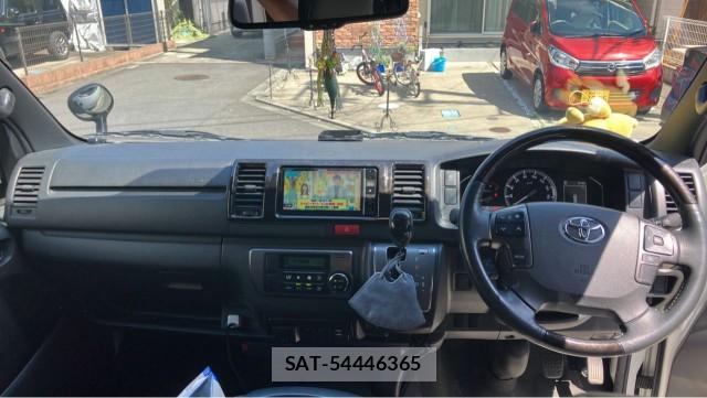 Toyota HIACE VAN 2022-11 8282198-2