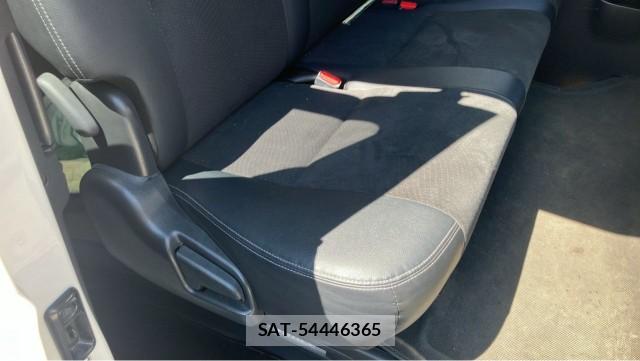 Toyota HIACE VAN 2022-11 8282198-6