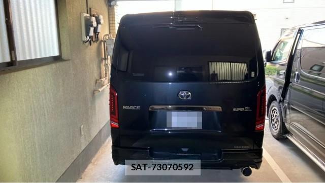 Toyota HIACE VAN 2022-10 8282200-1