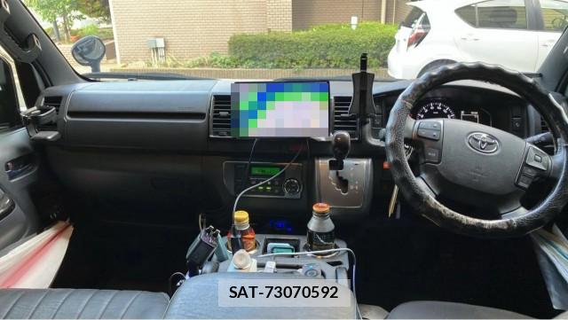 Toyota HIACE VAN 2022-10 8282200-2