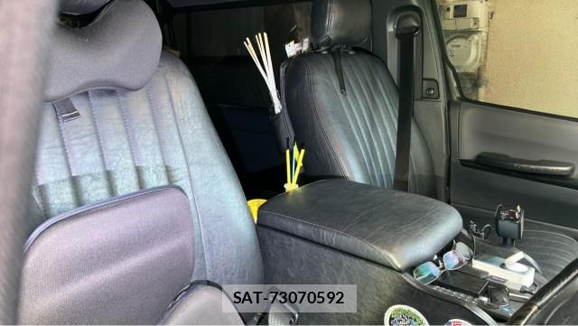 Toyota HIACE VAN 2022-10 8282200-5