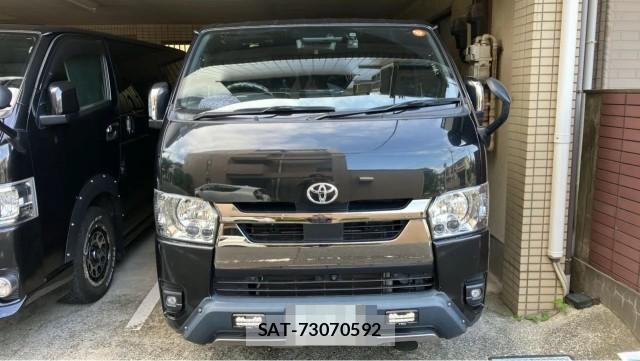 Toyota HIACE VAN 2022-10 8282200-9