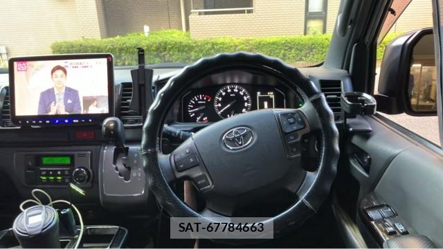 Toyota HIACE VAN 2022-03 8282201-16