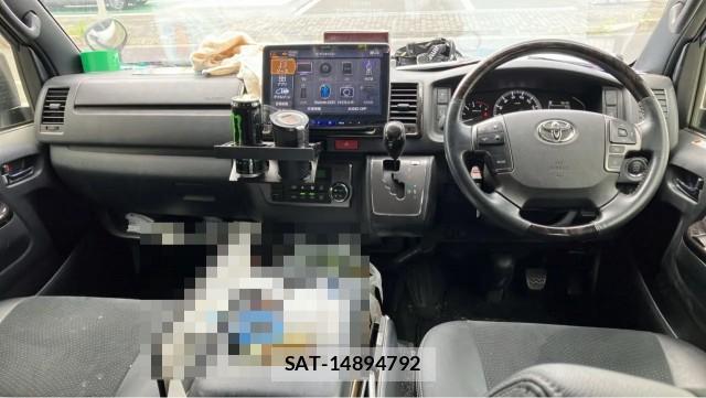 Toyota HIACE VAN 2024-05 8282276-2