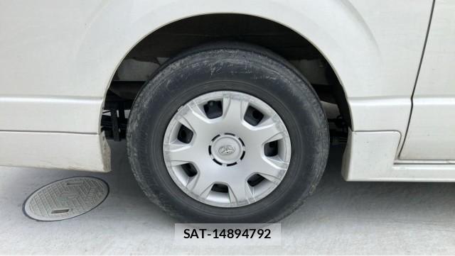Toyota HIACE VAN 2024-05 8282276-8