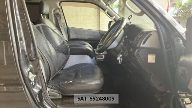 Toyota HIACE VAN 2006-01 8282331-5