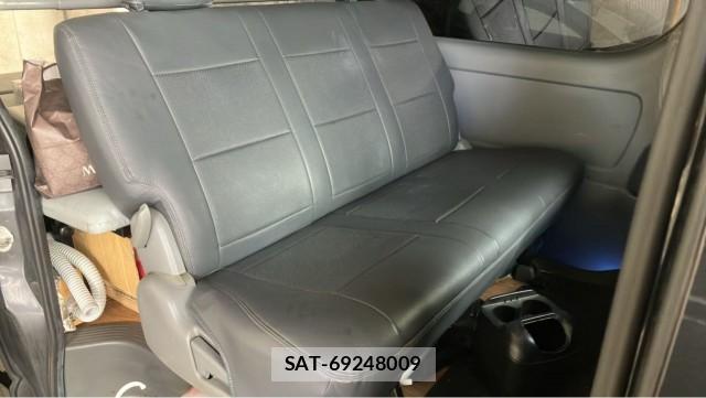 Toyota HIACE VAN 2006-01 8282331-6