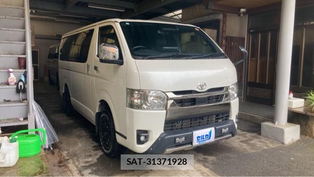 Toyota HIACE VAN 2022-11 8282355-11
