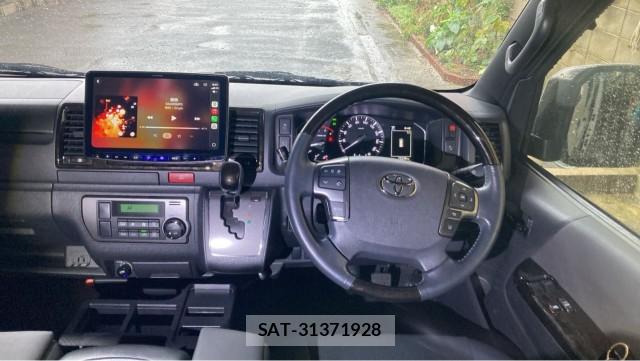 Toyota HIACE VAN 2022-11 8282355-16