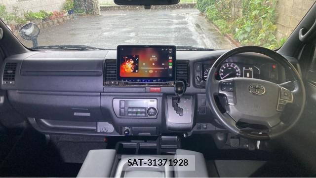 Toyota HIACE VAN 2022-11 8282355-2