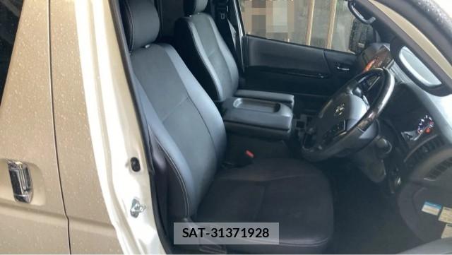 Toyota HIACE VAN 2022-11 8282355-5