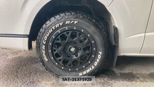 Toyota HIACE VAN 2022-11 8282355-8