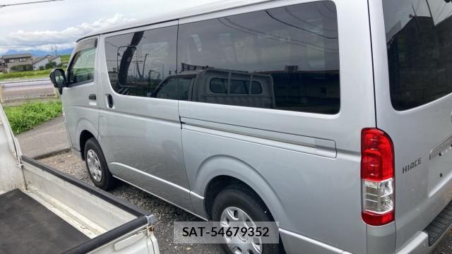 Toyota HIACE VAN 2021-06 8282388-10