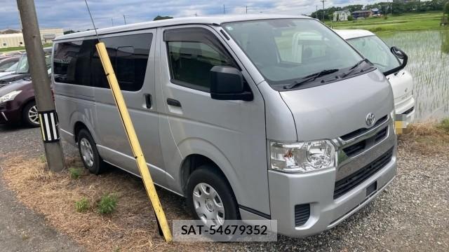 Toyota HIACE VAN 2021-06 8282388-11