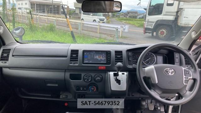 Toyota HIACE VAN 2021-06 8282388-2