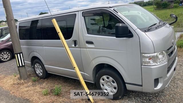 Toyota HIACE VAN 2021-06 8282388-3