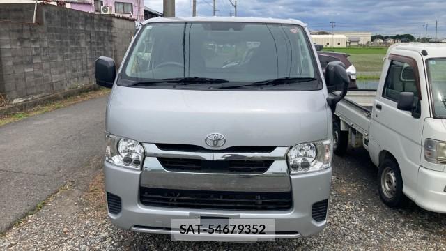Toyota HIACE VAN 2021-06 8282388-9