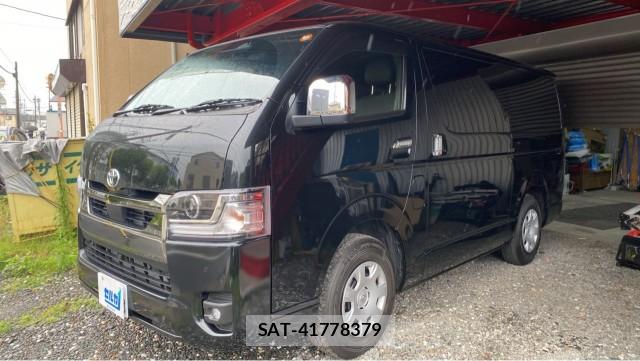 Toyota HIACE VAN 2026-04 8282398-0
