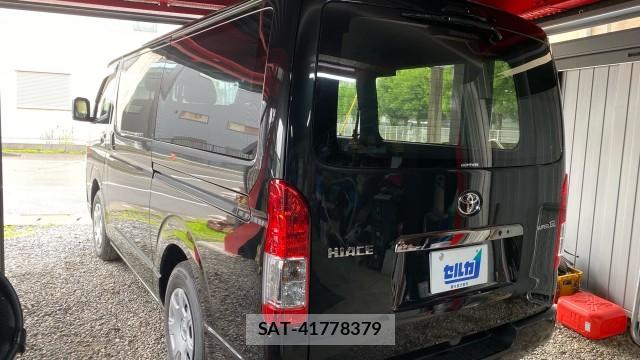 Toyota HIACE VAN 2026-04 8282398-13