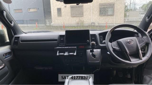 Toyota HIACE VAN 2026-04 8282398-2