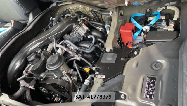 Toyota HIACE VAN 2026-04 8282398-7