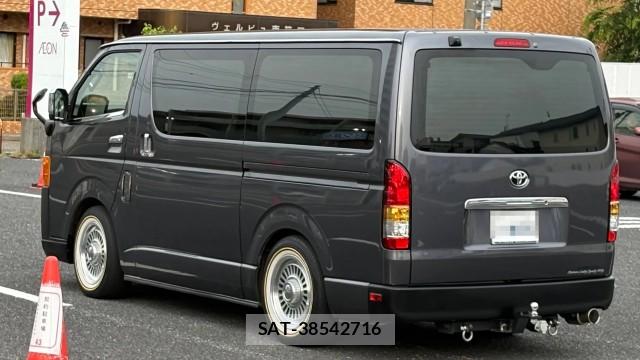 Toyota HIACE VAN 2011-10 8282414-11