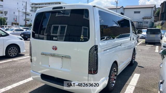 Toyota HIACE VAN 2019-07 8282446-12