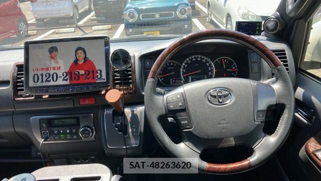 Toyota HIACE VAN 2019-07 8282446-16