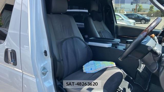 Toyota HIACE VAN 2019-07 8282446-5