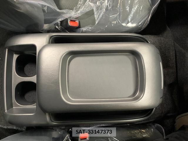 Toyota HIACE VAN 2026-06 8282754-15