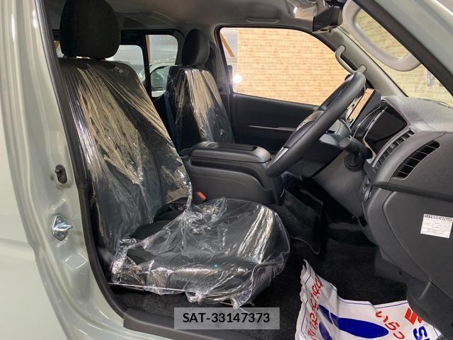 Toyota HIACE VAN 2026-06 8282754-7