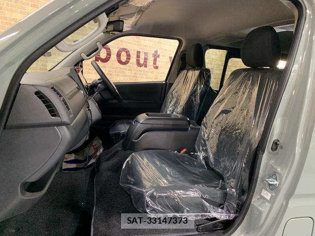 Toyota HIACE VAN 2026-06 8282754-8