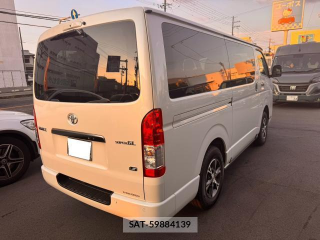 Toyota HIACE VAN 2025-07 8282768-17